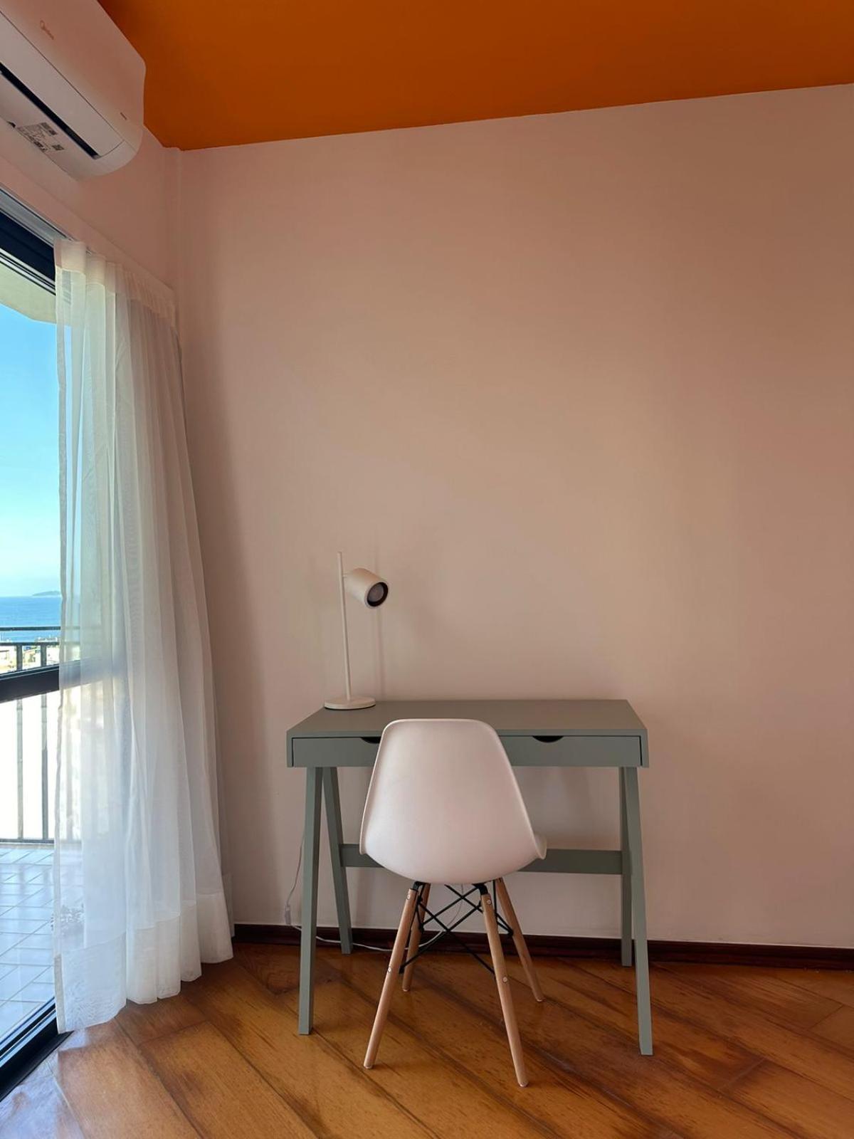 Flat Renovado Em Copacabana Com Piscina.